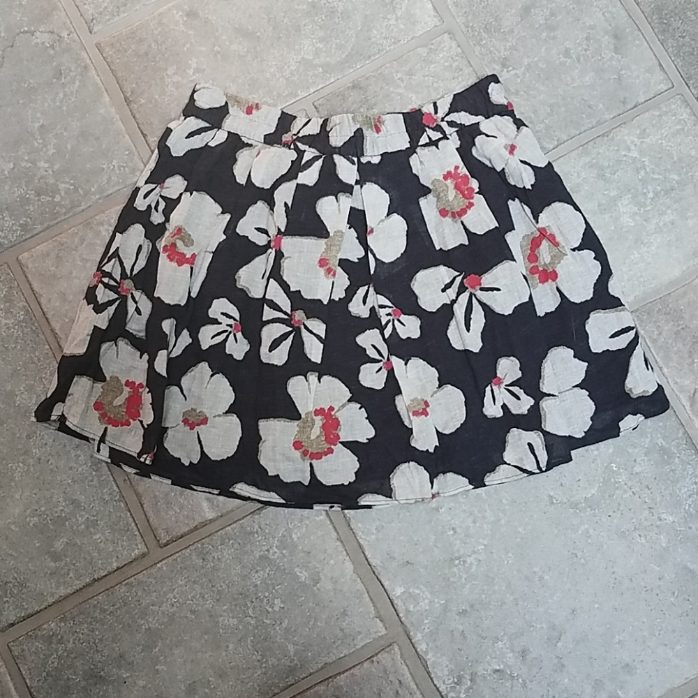 NWT GAP Blck Floral Skirt